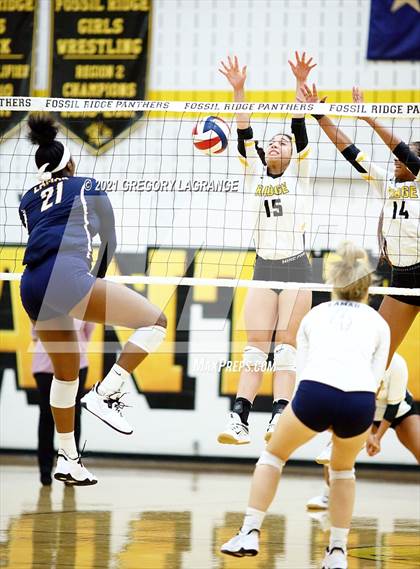 Thumbnail 1 in Lamar vs Fossil Ridge photogallery.