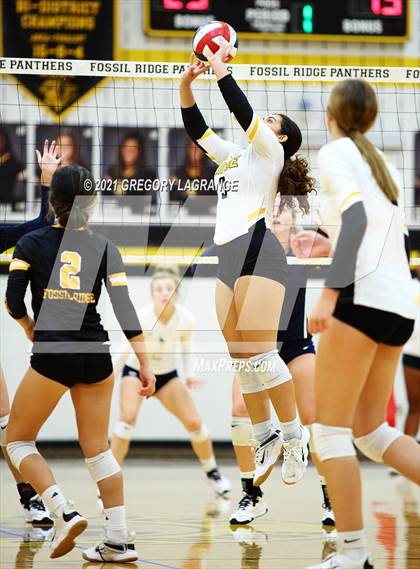 Thumbnail 3 in Lamar vs Fossil Ridge photogallery.