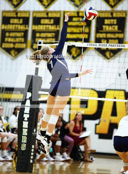 Thumbnail 3 in Lamar vs Fossil Ridge photogallery.