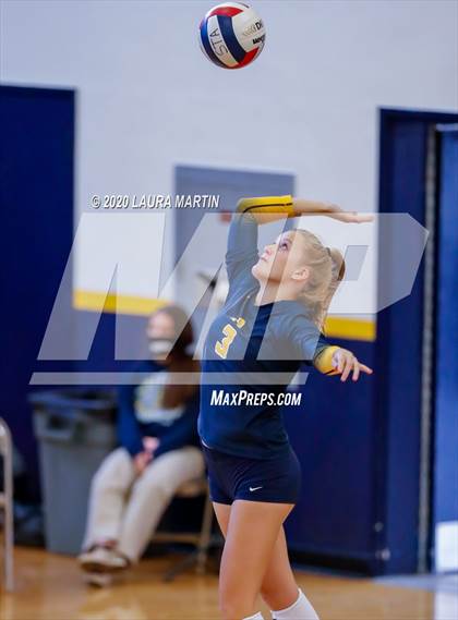 Thumbnail 1 in Cardinal Gibbons @ St. Thomas Aquinas photogallery.