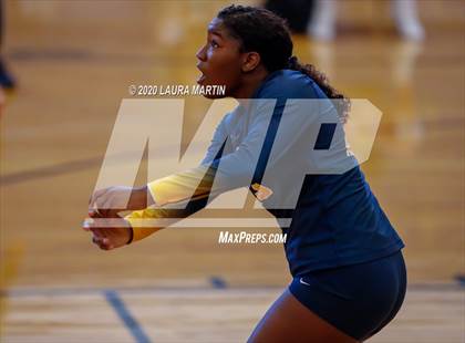 Thumbnail 1 in Cardinal Gibbons @ St. Thomas Aquinas photogallery.
