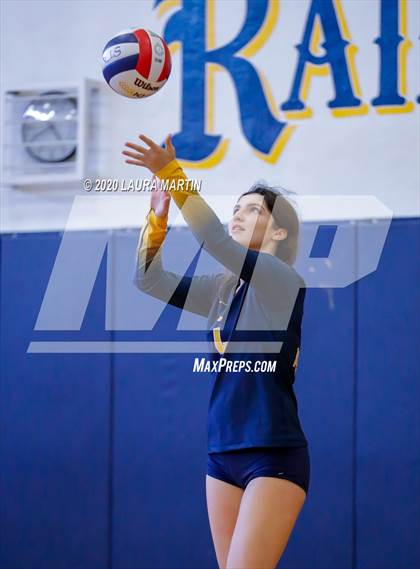 Thumbnail 2 in Cardinal Gibbons @ St. Thomas Aquinas photogallery.