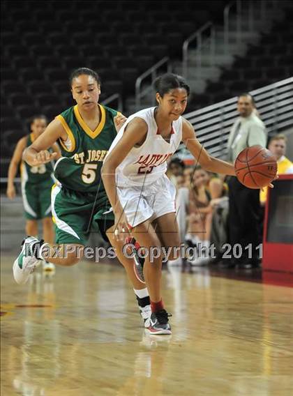 Thumbnail 3 in St. Joseph vs. Serra (CIF SoCal D3 Regional Final) photogallery.