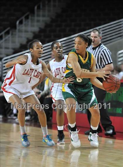 Thumbnail 2 in St. Joseph vs. Serra (CIF SoCal D3 Regional Final) photogallery.