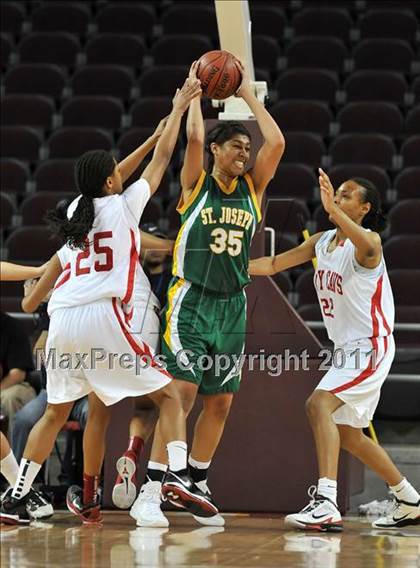 Thumbnail 1 in St. Joseph vs. Serra (CIF SoCal D3 Regional Final) photogallery.
