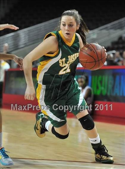 Thumbnail 3 in St. Joseph vs. Serra (CIF SoCal D3 Regional Final) photogallery.