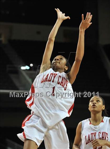 Thumbnail 1 in St. Joseph vs. Serra (CIF SoCal D3 Regional Final) photogallery.