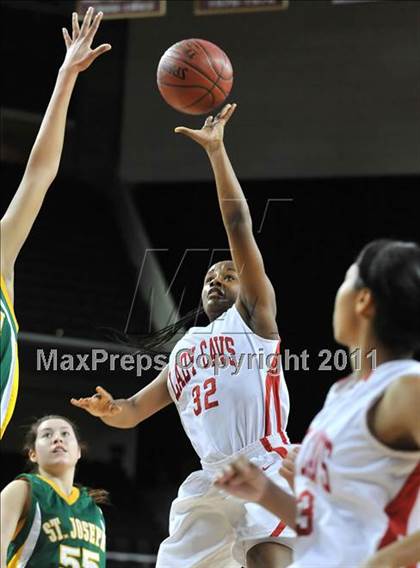Thumbnail 2 in St. Joseph vs. Serra (CIF SoCal D3 Regional Final) photogallery.