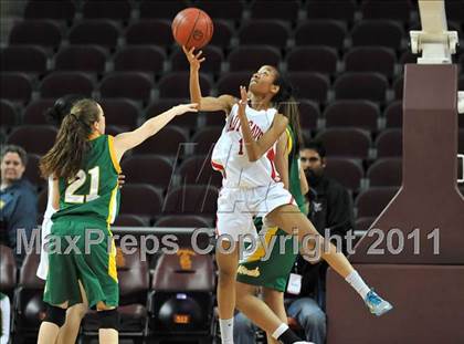 Thumbnail 1 in St. Joseph vs. Serra (CIF SoCal D3 Regional Final) photogallery.