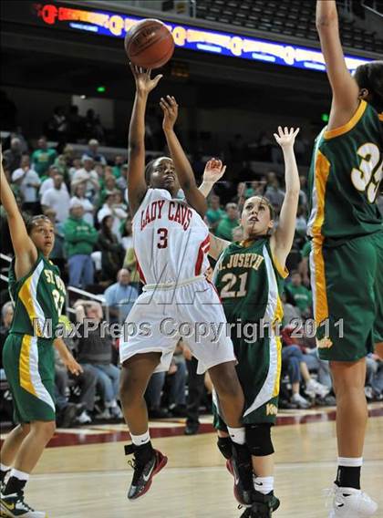 Thumbnail 2 in St. Joseph vs. Serra (CIF SoCal D3 Regional Final) photogallery.