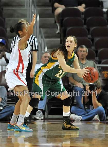 Thumbnail 3 in St. Joseph vs. Serra (CIF SoCal D3 Regional Final) photogallery.