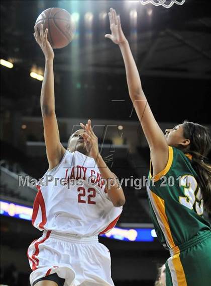 Thumbnail 3 in St. Joseph vs. Serra (CIF SoCal D3 Regional Final) photogallery.