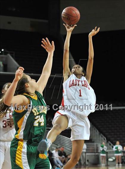 Thumbnail 1 in St. Joseph vs. Serra (CIF SoCal D3 Regional Final) photogallery.