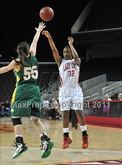 Thumbnail 3 in St. Joseph vs. Serra (CIF SoCal D3 Regional Final) photogallery.