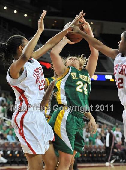 Thumbnail 1 in St. Joseph vs. Serra (CIF SoCal D3 Regional Final) photogallery.