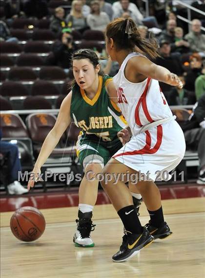 Thumbnail 3 in St. Joseph vs. Serra (CIF SoCal D3 Regional Final) photogallery.