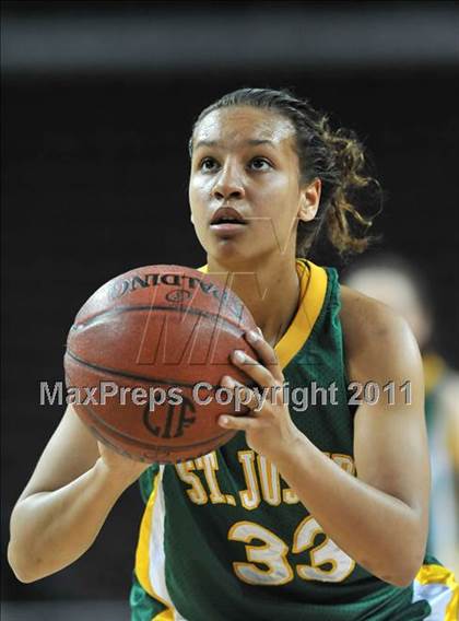 Thumbnail 2 in St. Joseph vs. Serra (CIF SoCal D3 Regional Final) photogallery.
