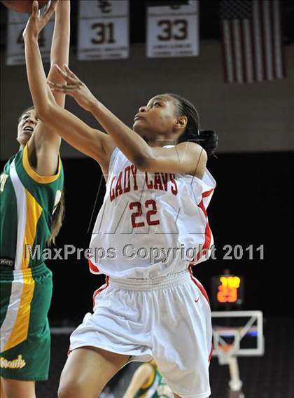 Thumbnail 3 in St. Joseph vs. Serra (CIF SoCal D3 Regional Final) photogallery.