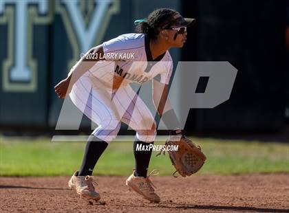 Thumbnail 1 in Valley Christian @ Archbishop Mitty photogallery.