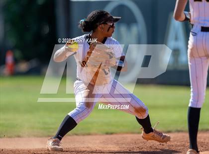 Thumbnail 1 in Valley Christian @ Archbishop Mitty photogallery.