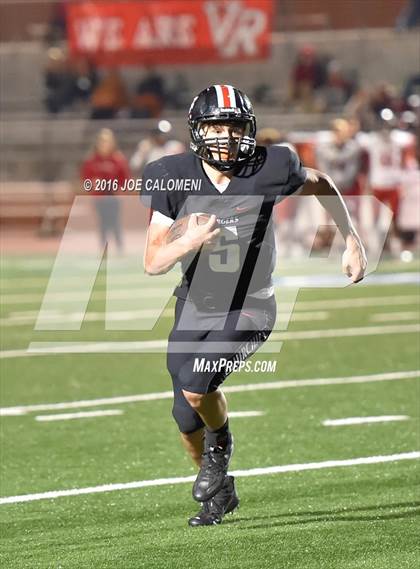 Thumbnail 2 in Churchill vs Vista Ridge (Class 6A Division II Region 4) photogallery.