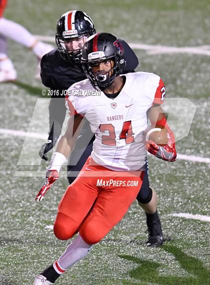 Thumbnail 2 in Churchill vs Vista Ridge (Class 6A Division II Region 4) photogallery.