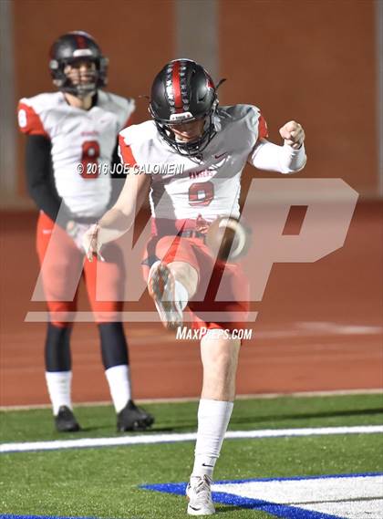 Thumbnail 1 in Churchill vs Vista Ridge (Class 6A Division II Region 4) photogallery.