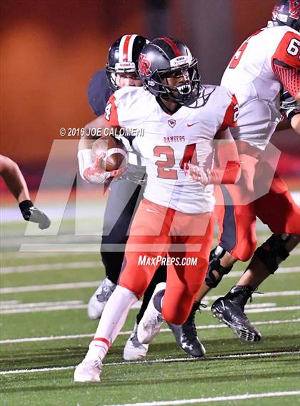Thumbnail 2 in Churchill vs Vista Ridge (Class 6A Division II Region 4) photogallery.