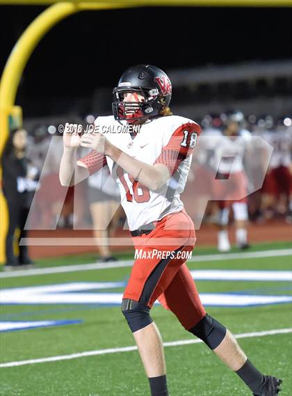 Thumbnail 2 in Churchill vs Vista Ridge (Class 6A Division II Region 4) photogallery.