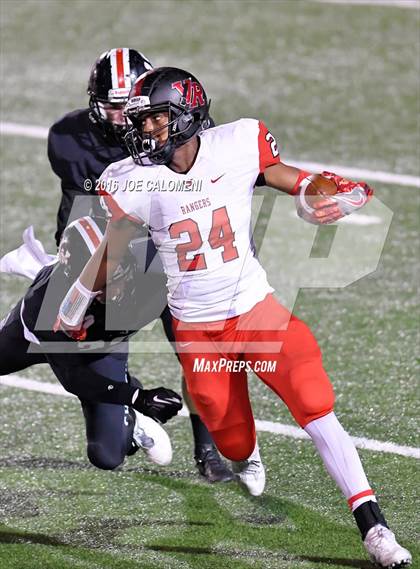 Thumbnail 2 in Churchill vs Vista Ridge (Class 6A Division II Region 4) photogallery.