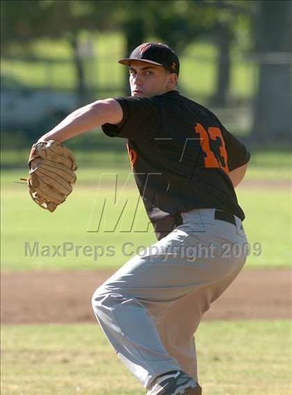 Thumbnail 2 in Vacaville vs. San Juan (Land Park Easter Tournament) photogallery.