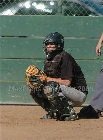 Thumbnail 2 in Vacaville vs. San Juan (Land Park Easter Tournament) photogallery.
