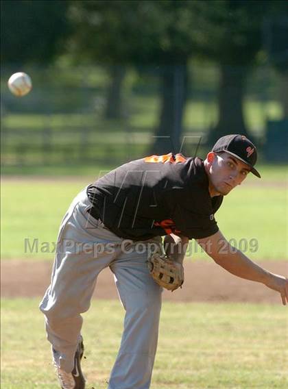 Thumbnail 2 in Vacaville vs. San Juan (Land Park Easter Tournament) photogallery.