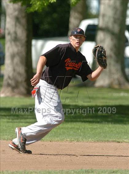 Thumbnail 3 in Vacaville vs. San Juan (Land Park Easter Tournament) photogallery.
