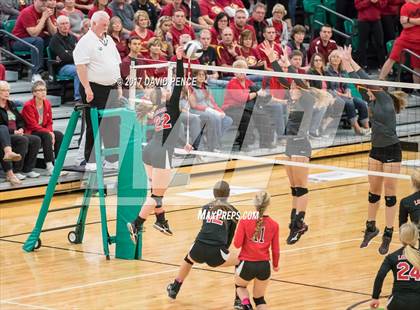 Thumbnail 3 in New Bremen vs. Fort Loramie (OHSAA D4 Regional Final) photogallery.
