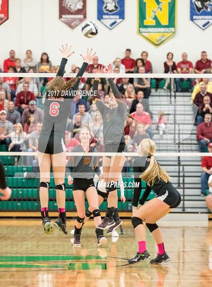 Thumbnail 2 in New Bremen vs. Fort Loramie (OHSAA D4 Regional Final) photogallery.