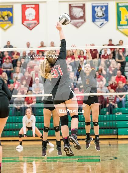 Thumbnail 3 in New Bremen vs. Fort Loramie (OHSAA D4 Regional Final) photogallery.
