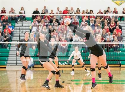 Thumbnail 3 in New Bremen vs. Fort Loramie (OHSAA D4 Regional Final) photogallery.