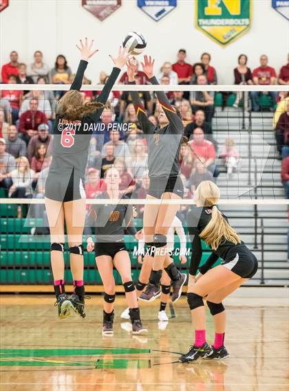 Thumbnail 1 in New Bremen vs. Fort Loramie (OHSAA D4 Regional Final) photogallery.