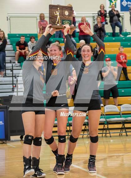 Thumbnail 2 in New Bremen vs. Fort Loramie (OHSAA D4 Regional Final) photogallery.