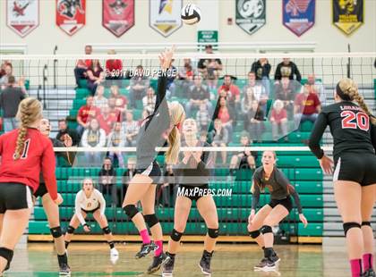 Thumbnail 2 in New Bremen vs. Fort Loramie (OHSAA D4 Regional Final) photogallery.
