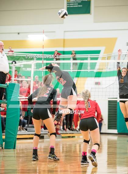 Thumbnail 1 in New Bremen vs. Fort Loramie (OHSAA D4 Regional Final) photogallery.