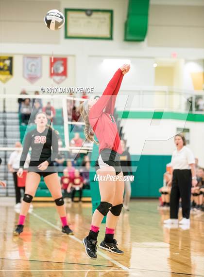 Thumbnail 2 in New Bremen vs. Fort Loramie (OHSAA D4 Regional Final) photogallery.