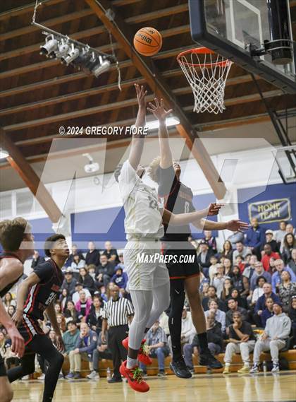 Thumbnail 2 in Notre Dame (SO) @ Harvard-Westlake photogallery.