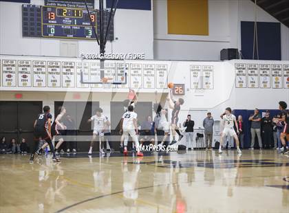 Thumbnail 3 in Notre Dame (SO) @ Harvard-Westlake photogallery.