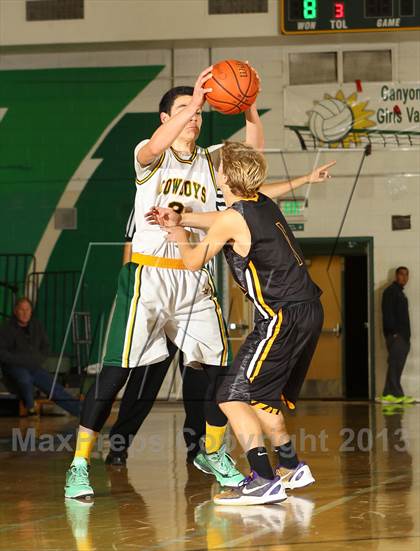 Thumbnail 1 in Newbury Park vs. Canyon (Canyon Classic) photogallery.