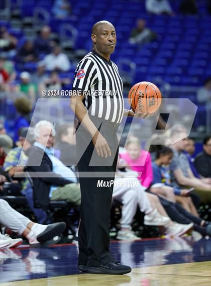 Thumbnail 3 in Veterans Memorial vs. Ellison (UIL 5A Basketball Semifinal) photogallery.