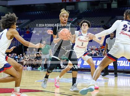 Thumbnail 2 in Veterans Memorial vs. Ellison (UIL 5A Basketball Semifinal) photogallery.