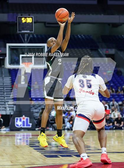Thumbnail 1 in Veterans Memorial vs. Ellison (UIL 5A Basketball Semifinal) photogallery.