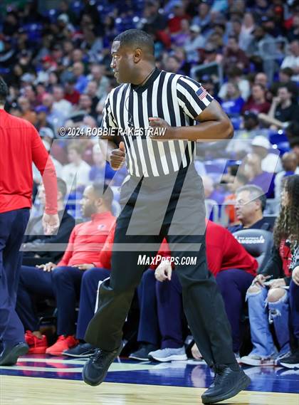 Thumbnail 2 in Veterans Memorial vs. Ellison (UIL 5A Basketball Semifinal) photogallery.